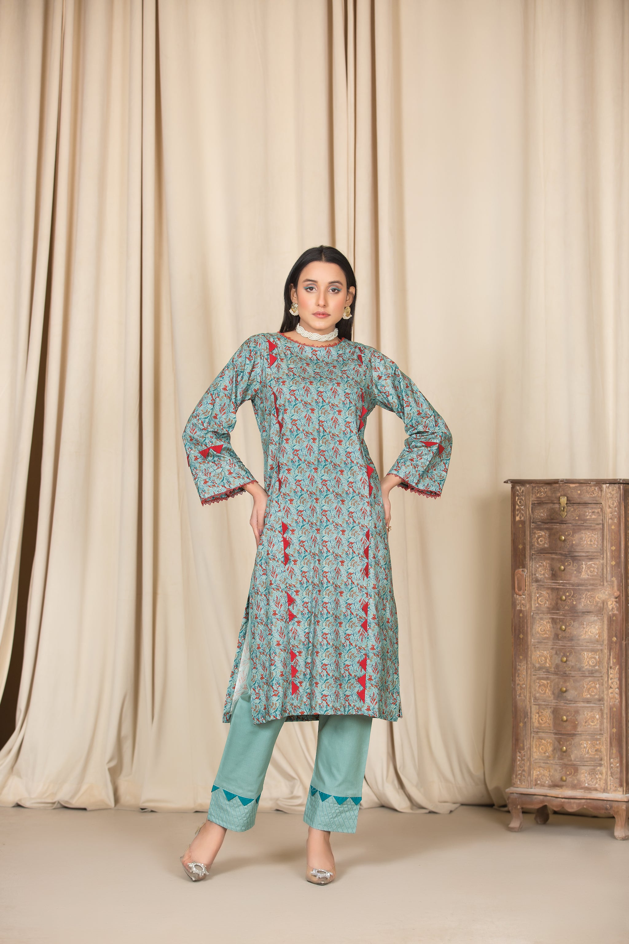 MAKHMAL COLLECTION / 2PCS / DIGITAL PRINTED PURE COTTON MABRIC SHIRT AND DYED PURE COTTON CAMBRIC TROUSER NEW ARRIVALS SUMMER 2023 BY SAFA NOOR