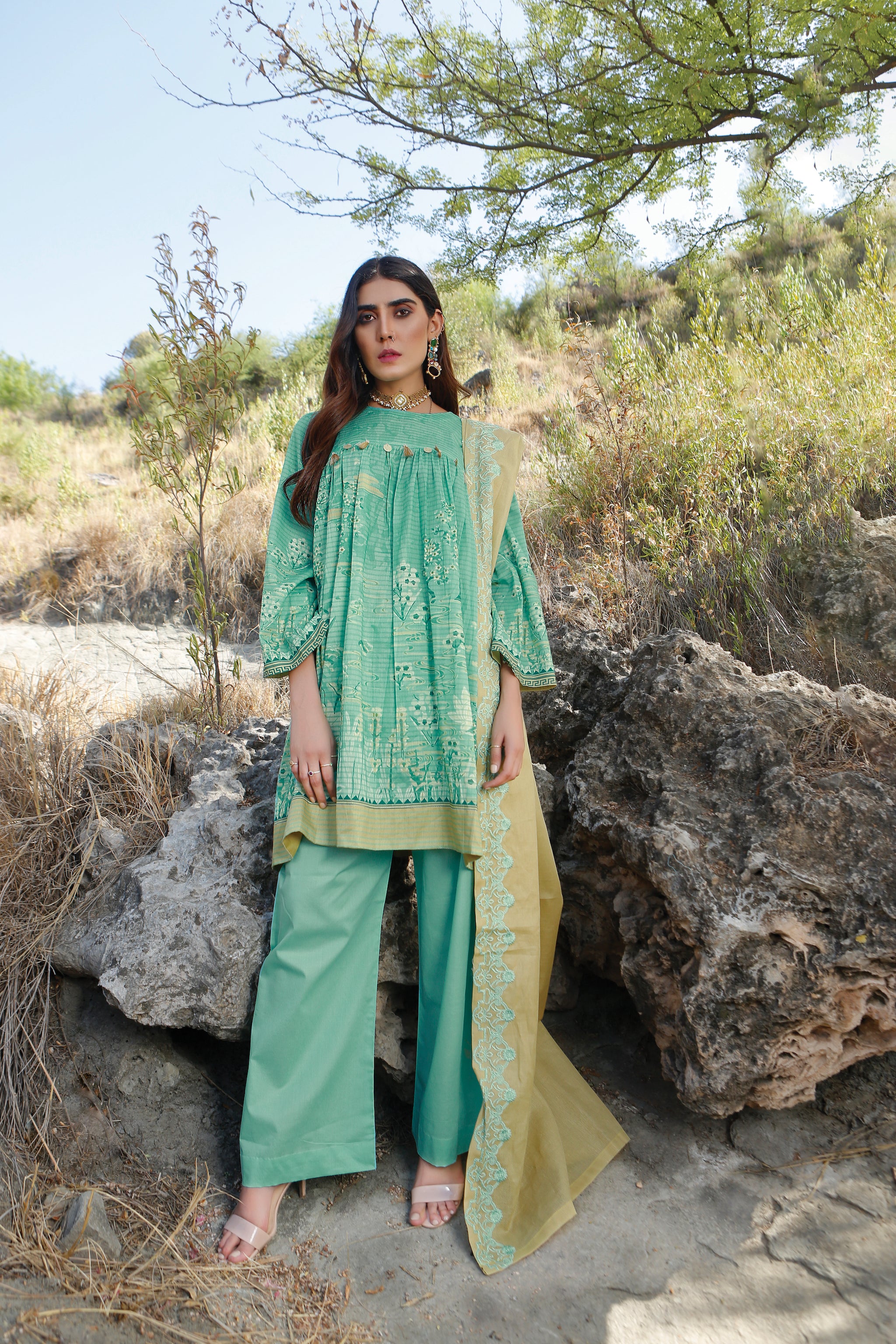 RAHAT COLLECTION SUMMER 2023 DIGITAL PRINTED LAWN SHIRT DYED COTTON TROUSER  WITH DYED EMBROIDERED DUPPTTA LAWN COLLECTION BY SAFANOOR 